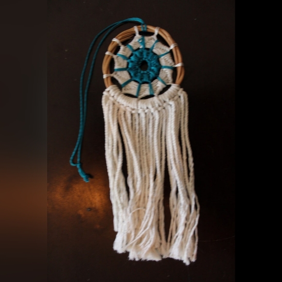 Macrame dreamcatcher - Picture 3 of 11